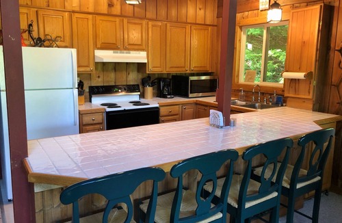 Sky Valley Cabin | Sky Valley Cabin: In the heart of it all + mountain views! Sleeps 10-14