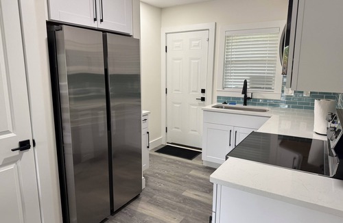 Woodside Cotton Mill Village Historic District House | Skyline Split B Retreat Close to Everything You Need! Quiet, Clean & Convenient.