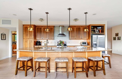 Black Mountain House | Skytop Chalet | Pet Friendly, Hot Tub & Stunning Mountain Views!