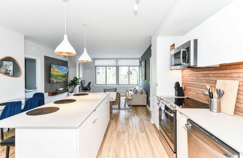 Crystal City Apartment | Sleek 2BR Residence with Gym, Parking & Rooftop Deck