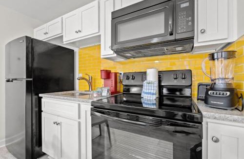 Windy Hill Apartment | Sleek & Cozy Studio Pet Friendly