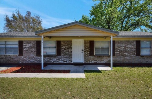 Westside House | ~Sleek Home Sleeps 10 Grill~