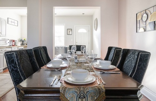 Near Northeast House | Sleek Modern 4BR Home Near Capitol Hill | Rooftop BBQ | High speed wifi
