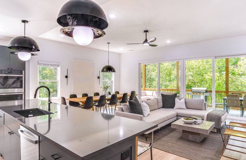 Lancaster House | Sleek Tennessee Retreat: 2 Mi to Center Hill Lake!