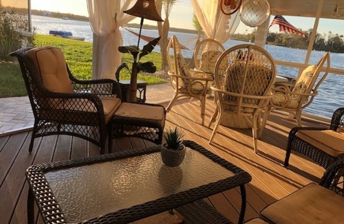 Springs at Kings Bay Apartment | Sleep in Our Boathouse, Wake up With Manatee