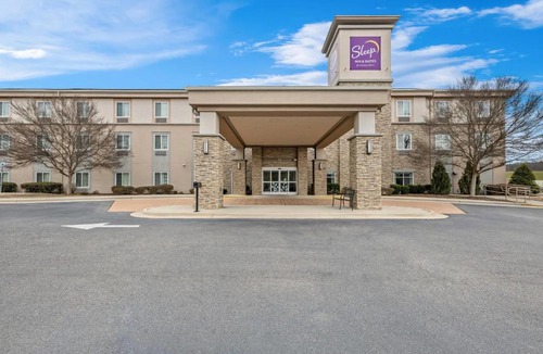 Jasper Hotel | Sleep Inn & Suites Jasper I-22