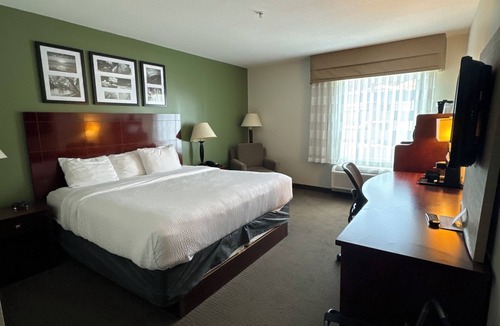 Manchester Hotel | Sleep Inn & Suites Manchester near Arnold AFB