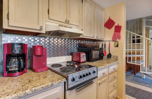 Chalet Village Condo | Sleep on a cool mtn top! Awesome views, pool hot tubs suana king bed! Promos!