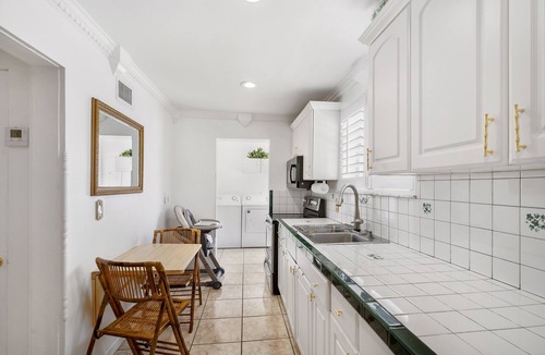 West Palm Beach Apartment | "Sleep with the alligators" at this alligator themed 3/1 in West Palm Beach!n