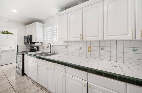 West Palm Beach Apartment | "Sleep with the alligators" at this alligator themed 3/1 in West Palm Beach!n