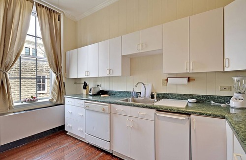 Charleston Historic District Condo | Sleeps 10-12- Downtown Charleston- AUG & SEPT DISCOUNTED