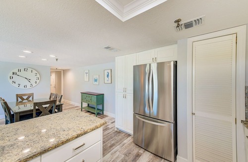 North Redington Beach Condo | Sleeps 10, King Bed, 3/3, Heated Pool/Spa with Direct Beach Access 108