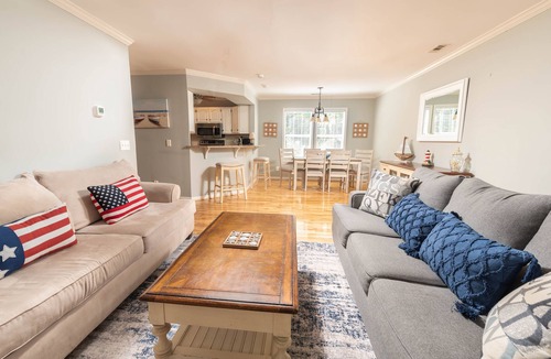 Oceanmarsh Subdivision House | Sleeps 10 on Harbor Island - Golf Cart Available for Rent