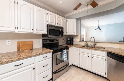 Oceanmarsh Subdivision House | Sleeps 10 on Harbor Island - Golf Cart Available for Rent