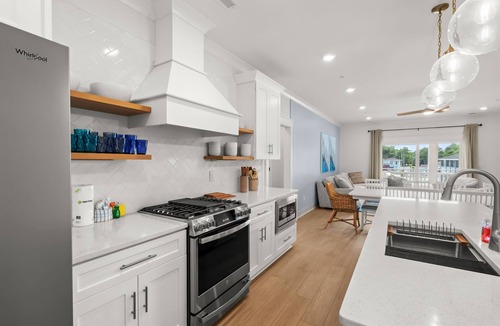 Atlantic Beach House | Sleeps 10 + Pool + Spa + Rooftop + Walk to Beach
