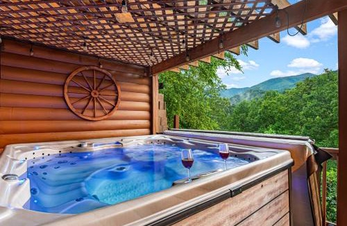 Whittier House | Sleeps 16 Lodge Near Bryson City, Arcade, Hot Tub