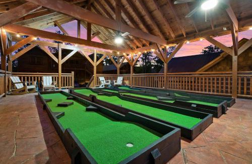 Caton House | Sleeps 24, Indoor Pool, HotTub, Gazebo, MiniGolf