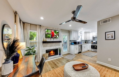 Smyrna Villa | Sleeps 6 -2BR-Pet Friendly-Fenced-DBL Mstr(1018)
