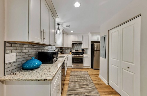 Smyrna Villa | Sleeps 6 -2BR-Pet Friendly-Fenced-DBL Mstr(1018)