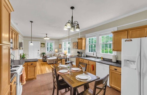 Lyman House | Sleeps 6 - Great for Long Stays @ Rachel`s Retreat