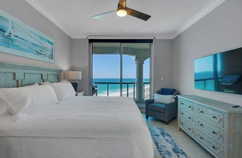 Pensacola Beach Resort | Sleeps 6-Stunning Ocean Front Views-Luxury Resort
