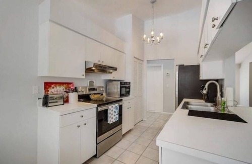 Fruitville House | Slice of paradise III - Pool house close to UTC