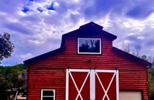 Dandridge Cabin | Smoke Rise Barn · Great Lake Front, Large Dock, 4bdrm, Pool Table