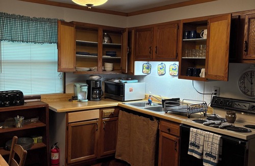 Tallassee House | Smoky Mountain hide away! 1hour from all Smoky Mountain attractions