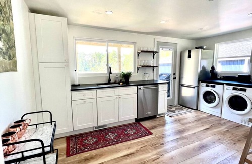 Clover Hill House | Smoky Mountain Retreat, Tail of the Dragon, Garage & Trailer Parking