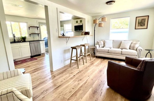 Clover Hill House | Smoky Mountain Retreat, Tail of the Dragon, Garage & Trailer Parking