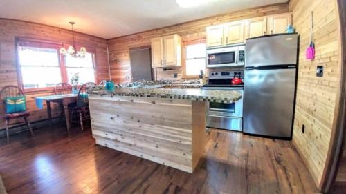 Whittier Villa | Smoky Mountain Views Cabins