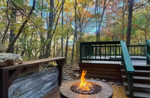 Franklin Cabin | Smoky mountains secluded couples retreat cabin in Franklin!