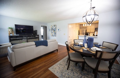 Buckhead Condo | Smooth 2/2 Condo in Buckhead, centrally located!