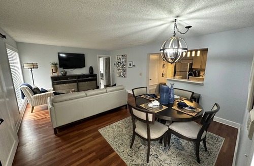 Buckhead Condo | Smooth 2/2 Condo in Buckhead, centrally located!