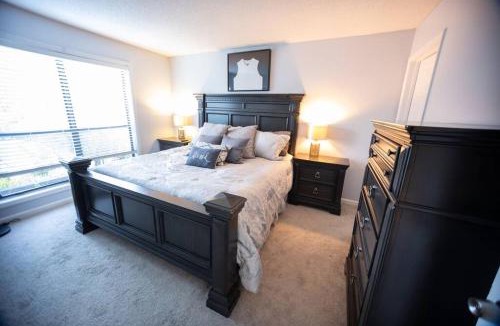 Buckhead Apartment | Smooth 2/2 Condo in Buckhead, ATL