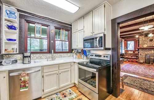 Lake Junaluska House | Snowbird-friendly house near golf with pool, mountain view, gas grill, & deck