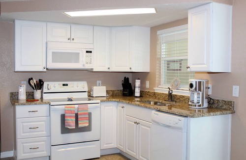 Holiday Lake Estates House | Snowbirds' Dream, Minutes from the Beach, Shopping, Nature and Biking Trails