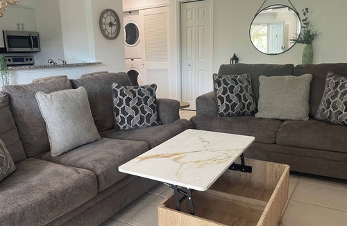 Laurel Park Condo | Snowbird’s Paradise with Hot Tub, Heated Pool & Dock