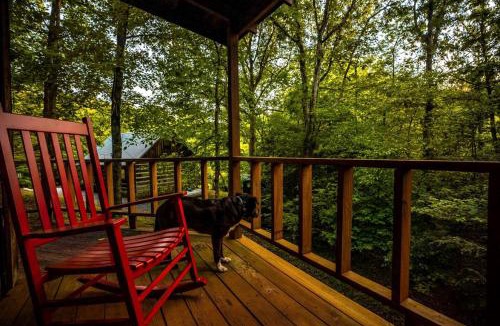 Copperhill House | Snug and Cozy Cabin Rental with a Hot Tub near Copperhill for a Relaxing Vacation in Tennessee