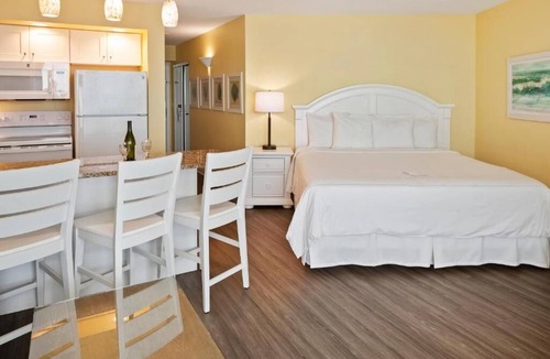 Ormond Beach Resort | So much to do at this Charming resort with AC and WiFi in pleasant Ormond Beach.
