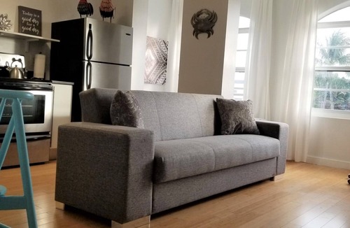 South Beach Condo | SOBE CORNER ONE BEDROOM APARTMENT-EXCELLENT LOCATION