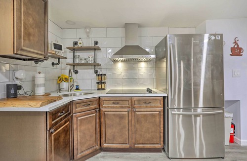 Saddle Brook Apartment | Soccer Fans! Studio 15 Min to MetLife - Sleeps 4