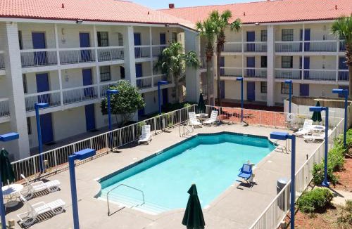 Highlands Hotel | SoHo Inn and Suites Jacksonville North