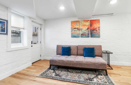Capitol Hill House | Sojourn Charming Lower Level Studio - Capitol Hill