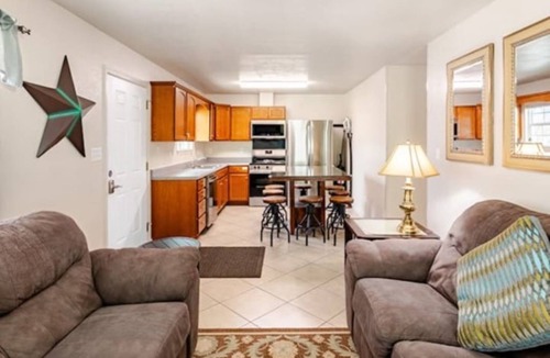 Knoxville House | SoKnox Location - 7 Beds - 2 Baths - 21% Long Term Discount
