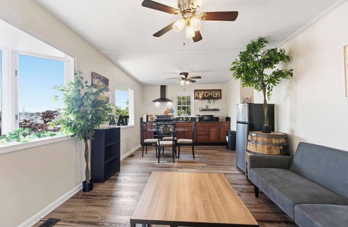 Solomons Apartment | Solomons Island One BD Water View Home with Deck