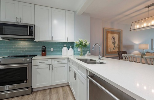 Marco Island Condo | SOMERSET 206 - Weekly Beachfront Vacations Permitted!