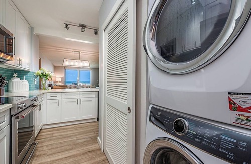 Marco Island Condo | SOMERSET 206 - Weekly Beachfront Vacations Permitted!