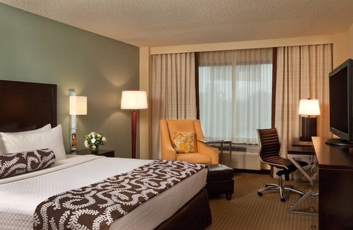 Eagan Park Hotel | Sonesta Atlanta Airport North
