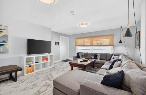 Redington Beach House | Sonnenhaus! 2 Blocks from Beach Access!